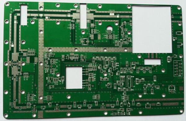 pcb打样厂家介绍关于钻孔的知识